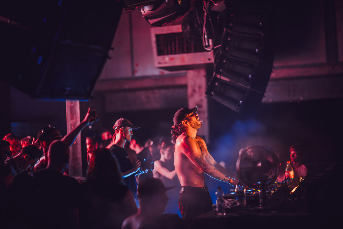 Loading... just a sec